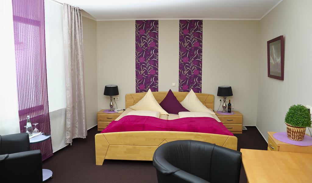 Hotel Rosenflora Nideggen Bagian luar foto